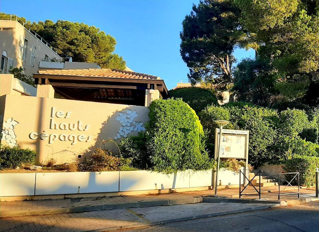 Résidence Les Hauts Cépages Cassis Esterno foto